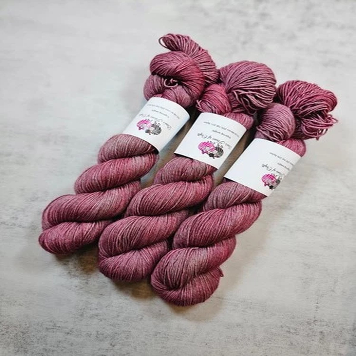 sw-merino-yak-nylon-yarn-4-ply-fingering-weight-100-g-dirty-flamingo