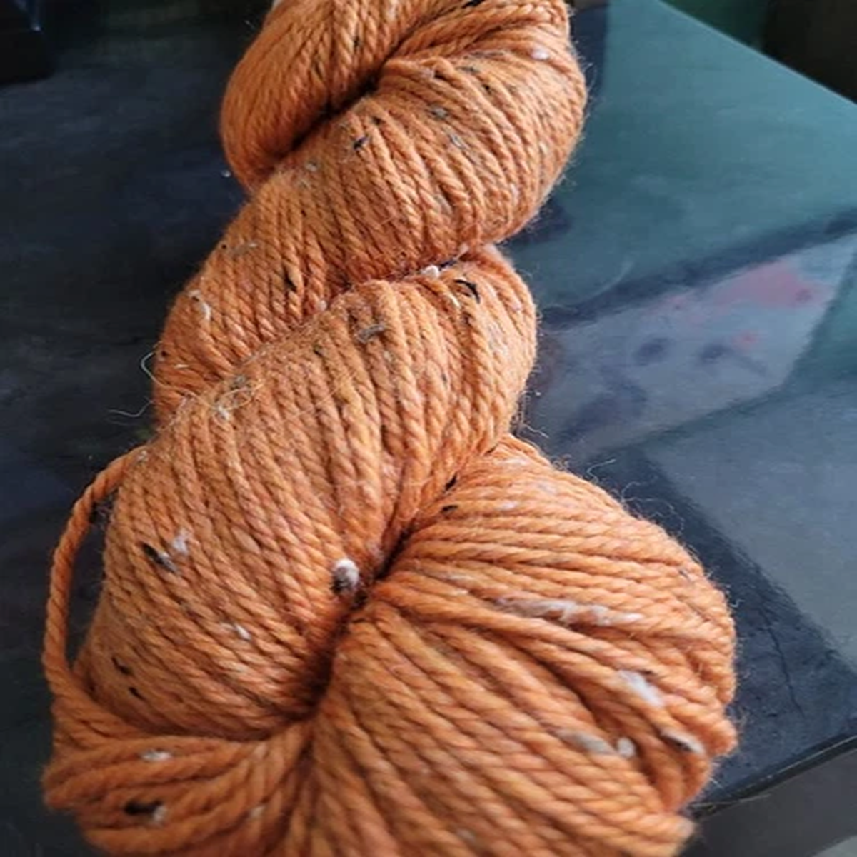 vidalana-tweedy-sheep-yarn