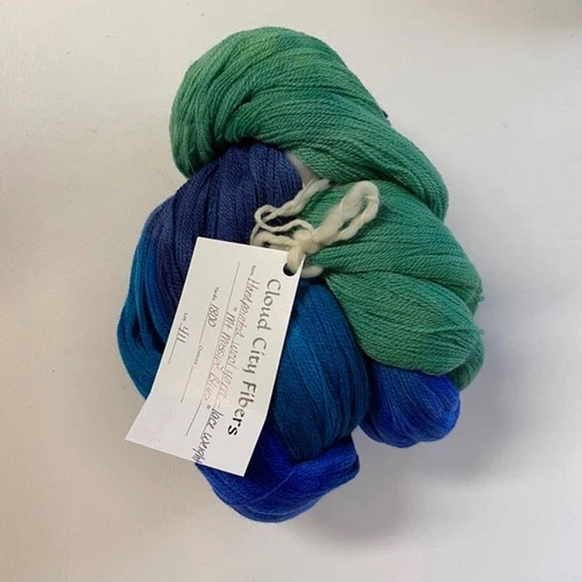 new-cloud-city-fibers-1800yards-handpainted-wool-yarn-mt-massive-blues