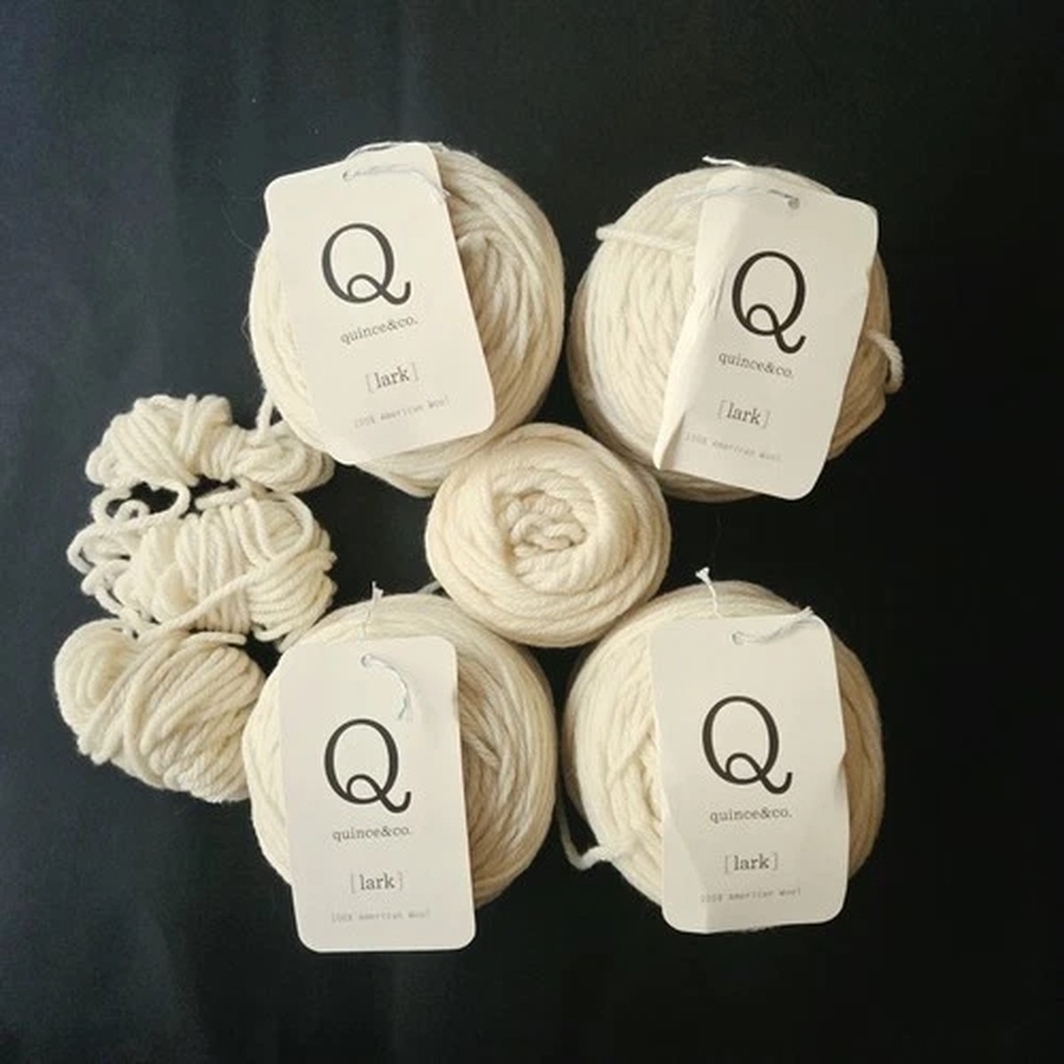 210g-of-quince-and-co-lark-100-wool-worsted-undyed-color-egret-101-lot-023