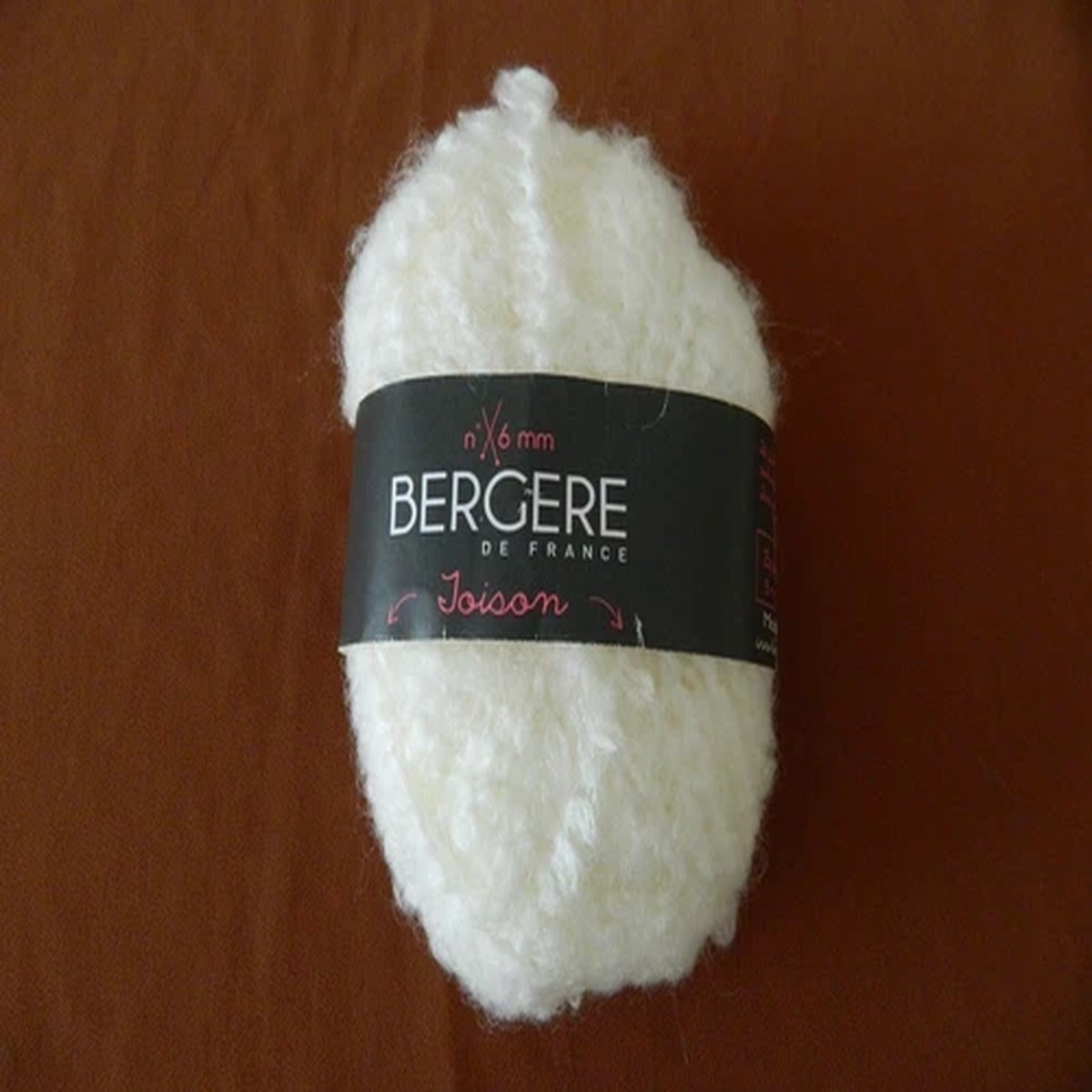 bergere-yarn-joison-acrylic-wool-polyamide-white-fluffy-craft-hobby-made-france