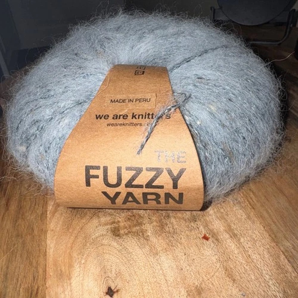 the-fuzzy-yarn-nwt-40-alpaca-40-wool-19-donegal-in-marble-lead