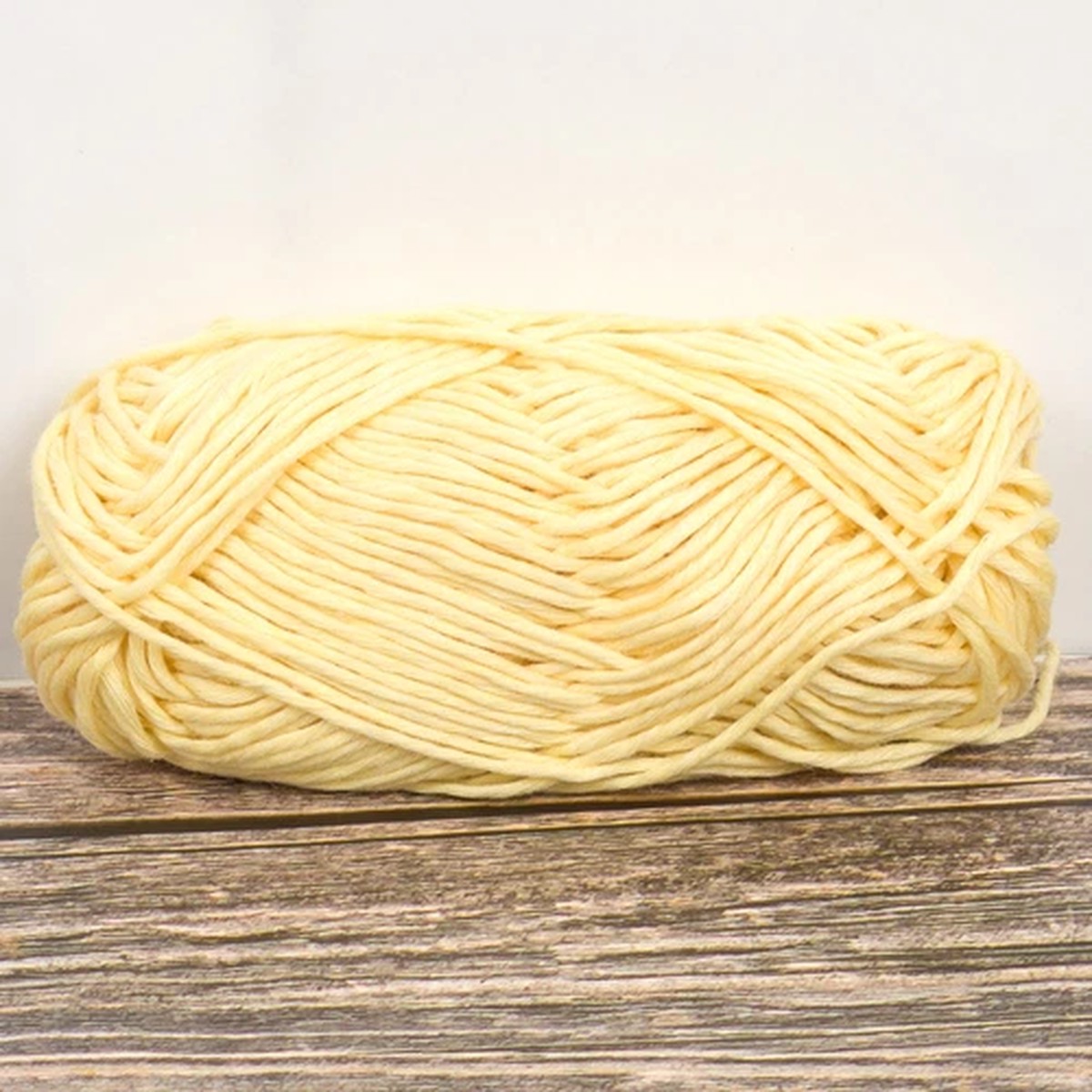 glow-in-the-dark-yarn-light-yellow-10-ply-70-m-50-g-knitting-crochet