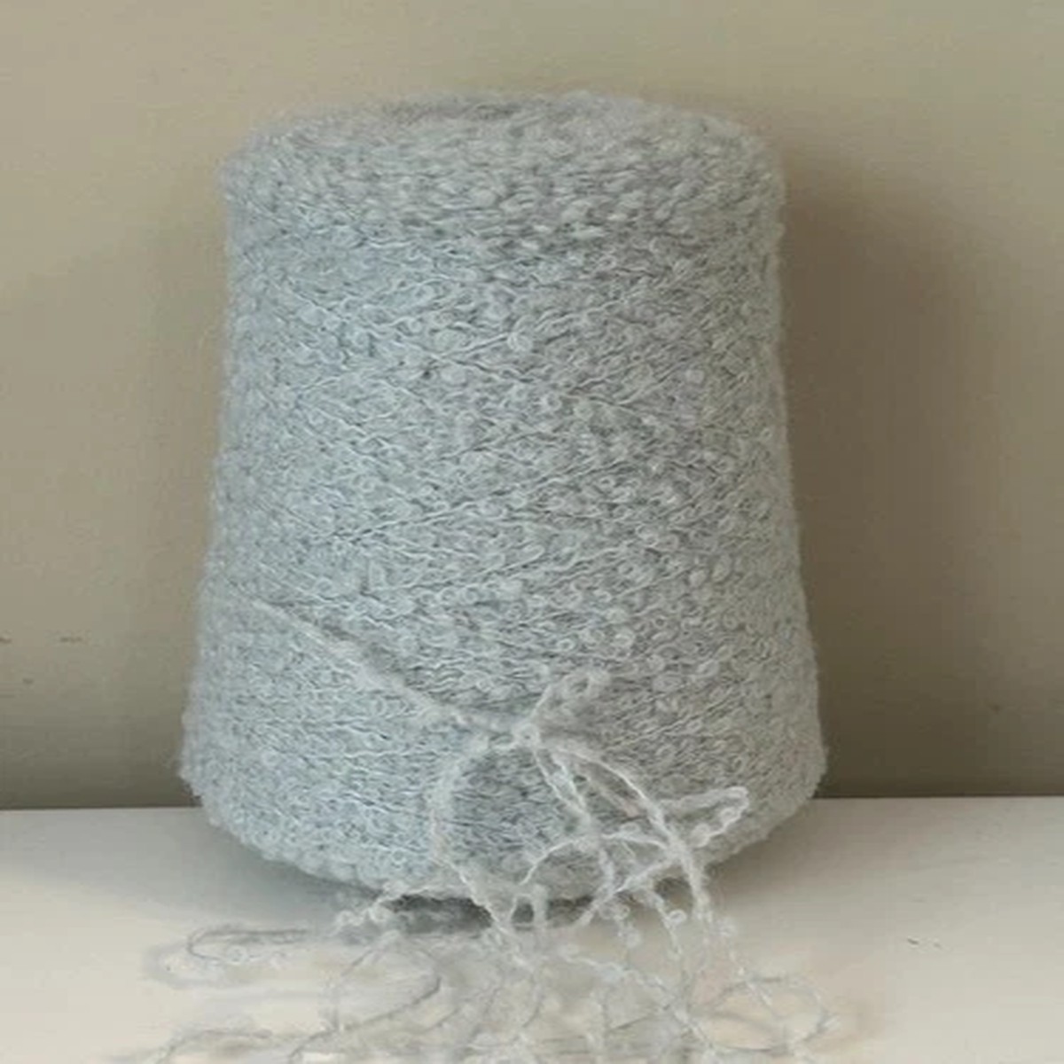 spool-cone-novelty-huarizo-alpaca-wool-yarn-w-acrylic-nylon-9-5oz-272gr-8040-h