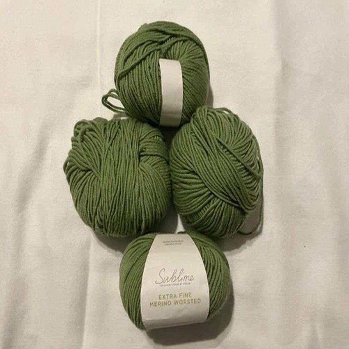 sublime-yarns-merino-worsted-wool-extra-fine-green-109yd-50g