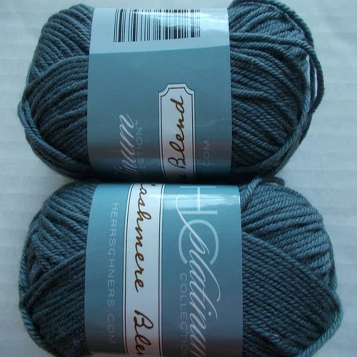 hc-platinum-collection-cashmere-blend-yarn-granite-lot-of-2-130-yds-ea