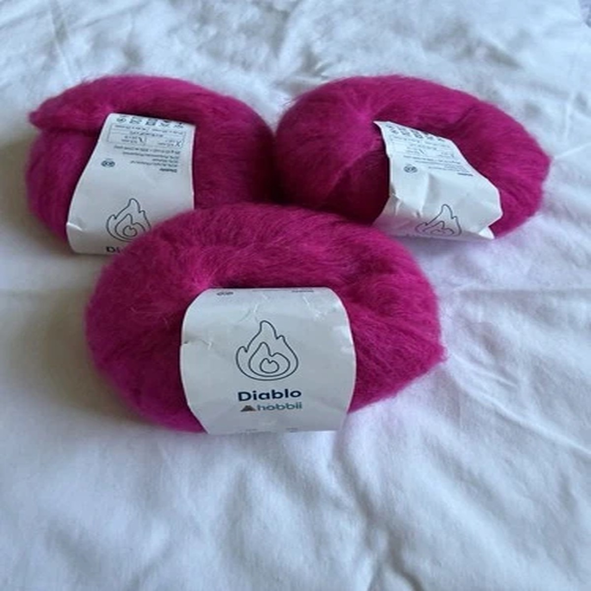 3-skeins-hobbii-diablo-mohair-yarn-lace-weight-hot-pink-25g-225m-soft-fluffy