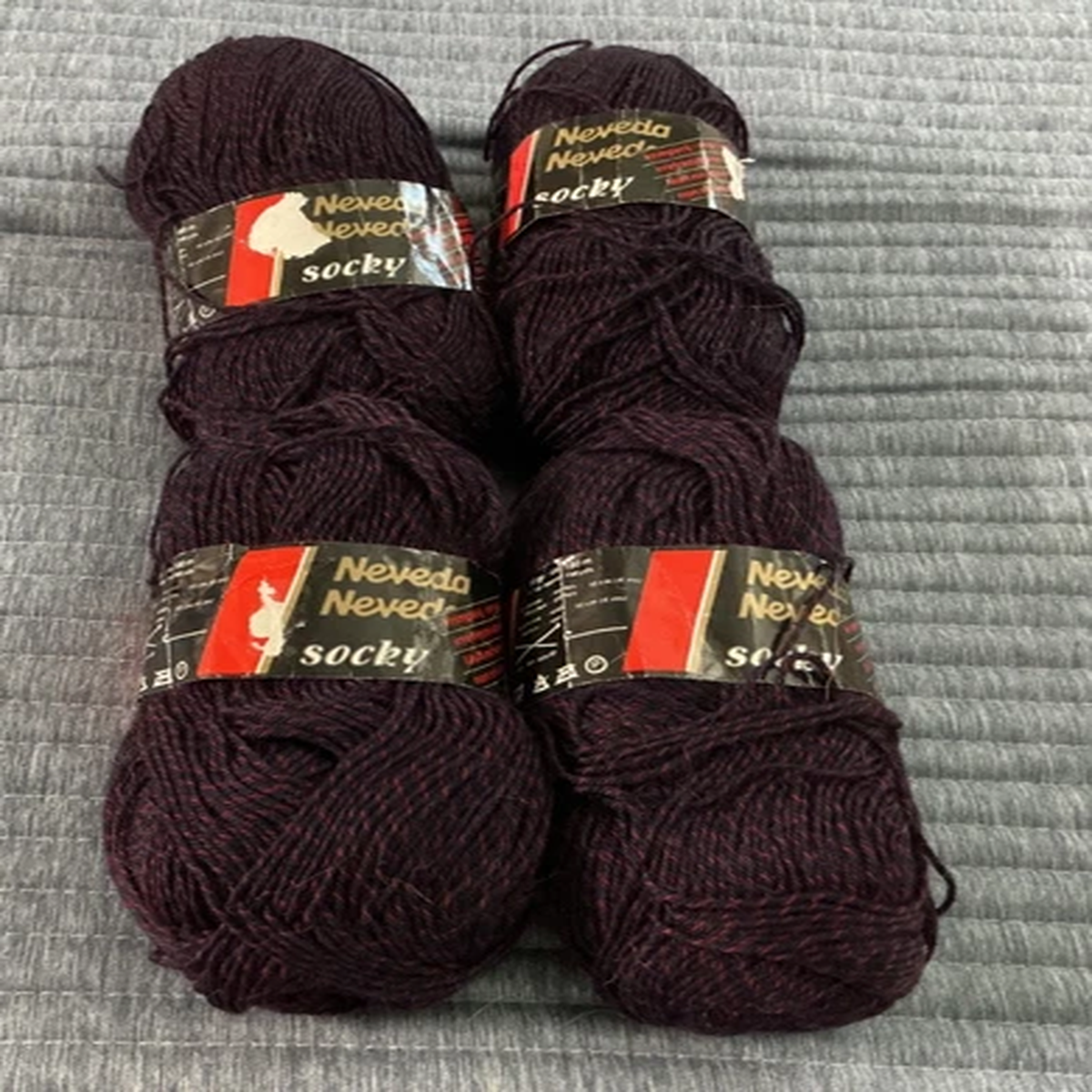neveda-socky-4-skeins-fine-sock-weight-navy-with-maroon-made-in-holland