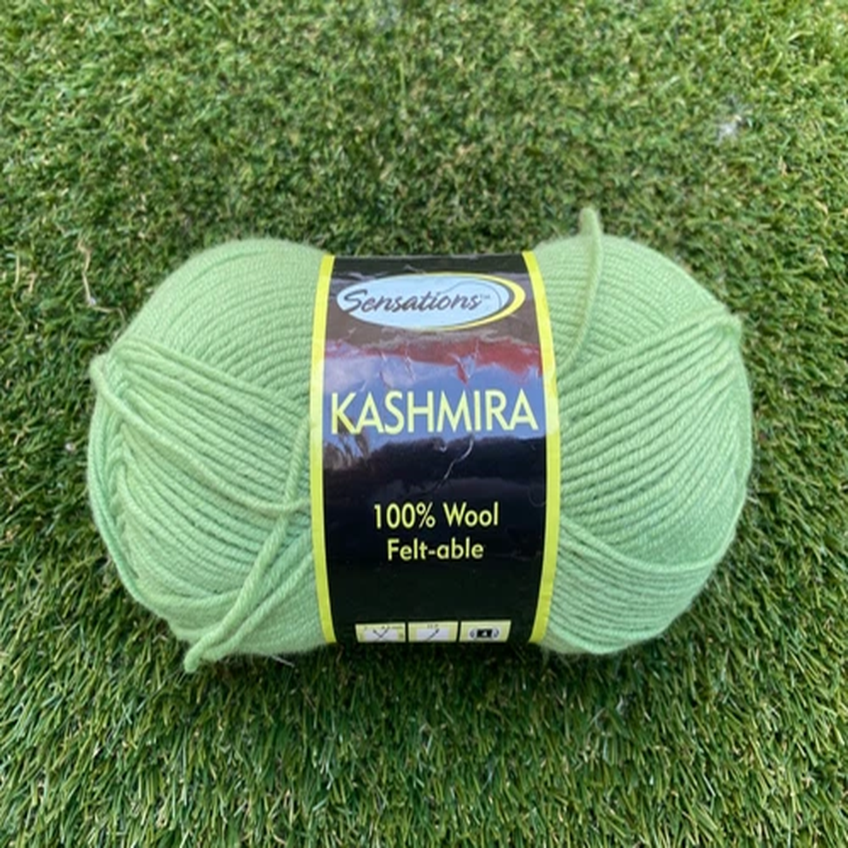 sensations-kashmira-100-wool-feltable-yarn-43095-green-3-5oz-100gr-skein-new