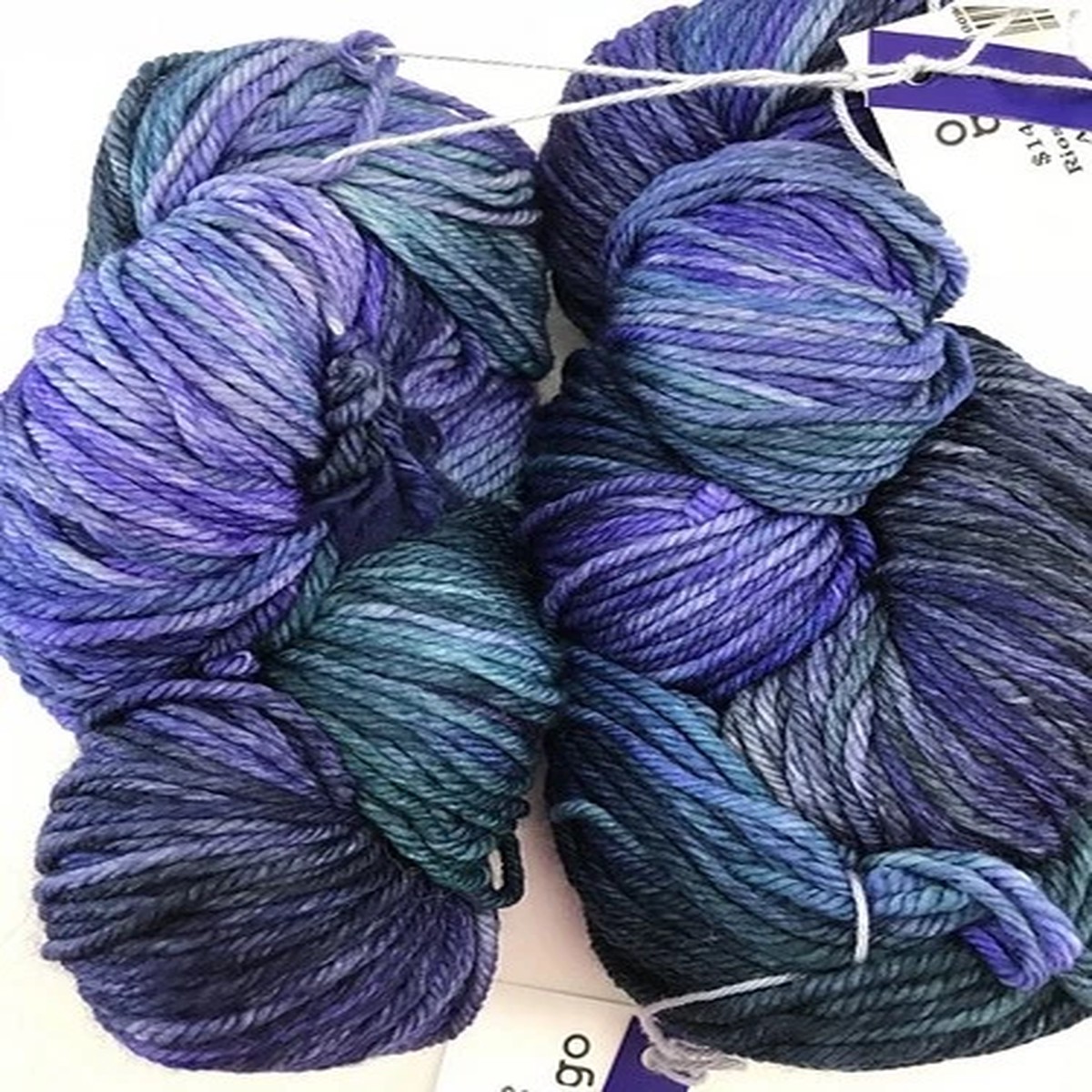 malabrigo-rios-azules-merino-superwash-hand-dyed-verigated-worsted-yarn