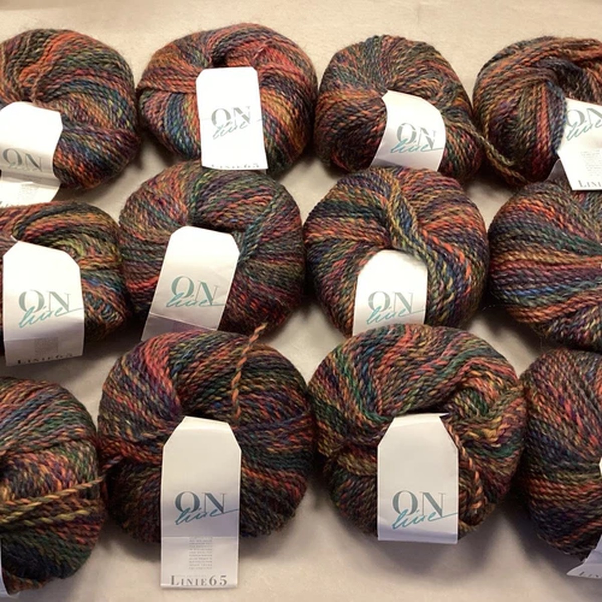 on-line-linie-65-taurus-wool-yarn-made-in-italy-12-skeins-50-grams