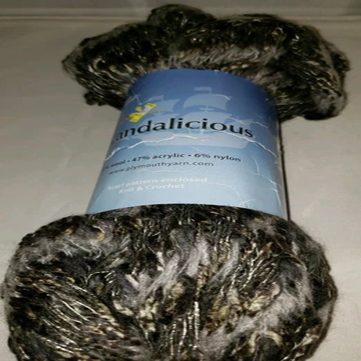 skein-hank-of-plymouth-scandalicious-yarn-color-06-darkness
