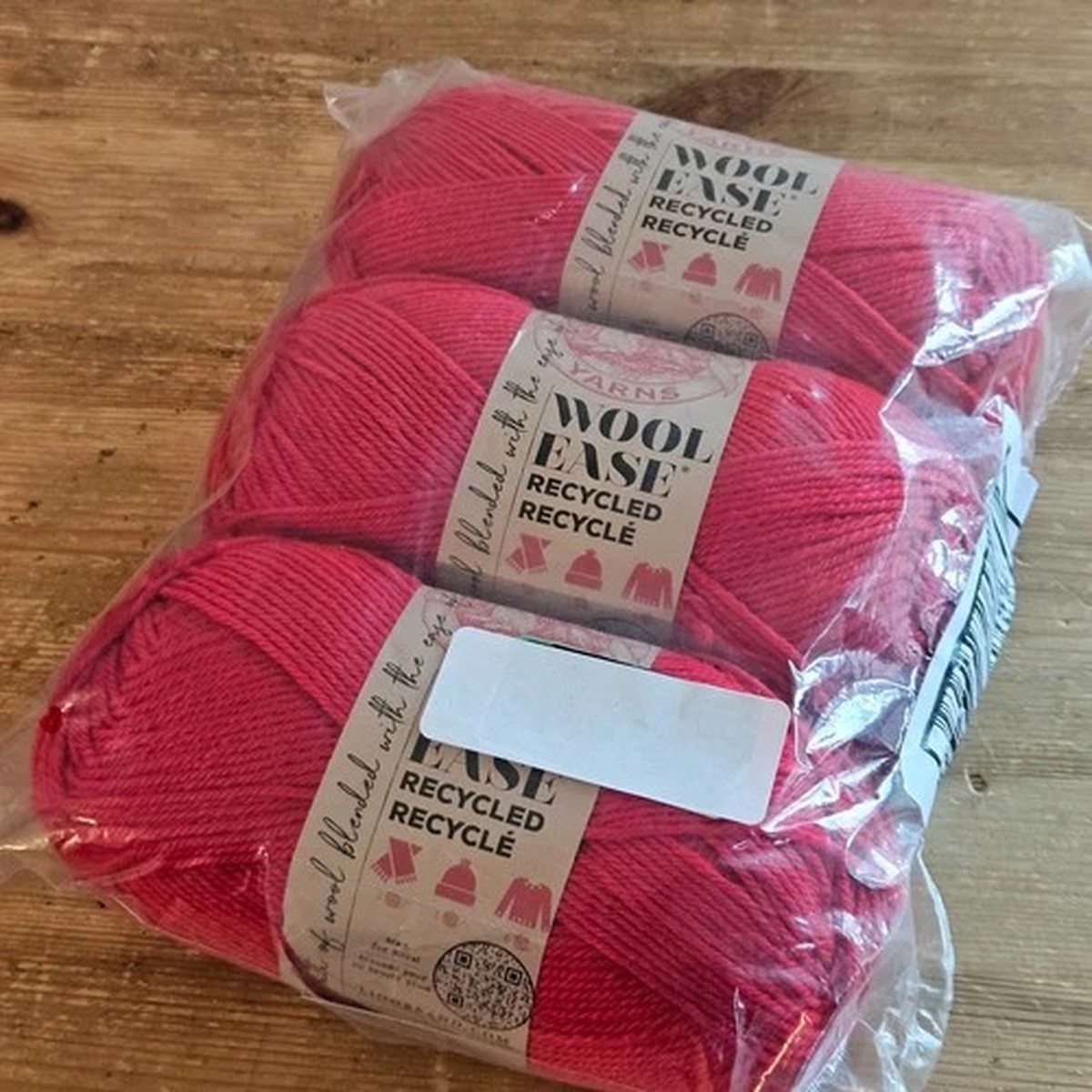 set-of-3-sealed-lion-brand-wool-ease-recycled-yarn-red