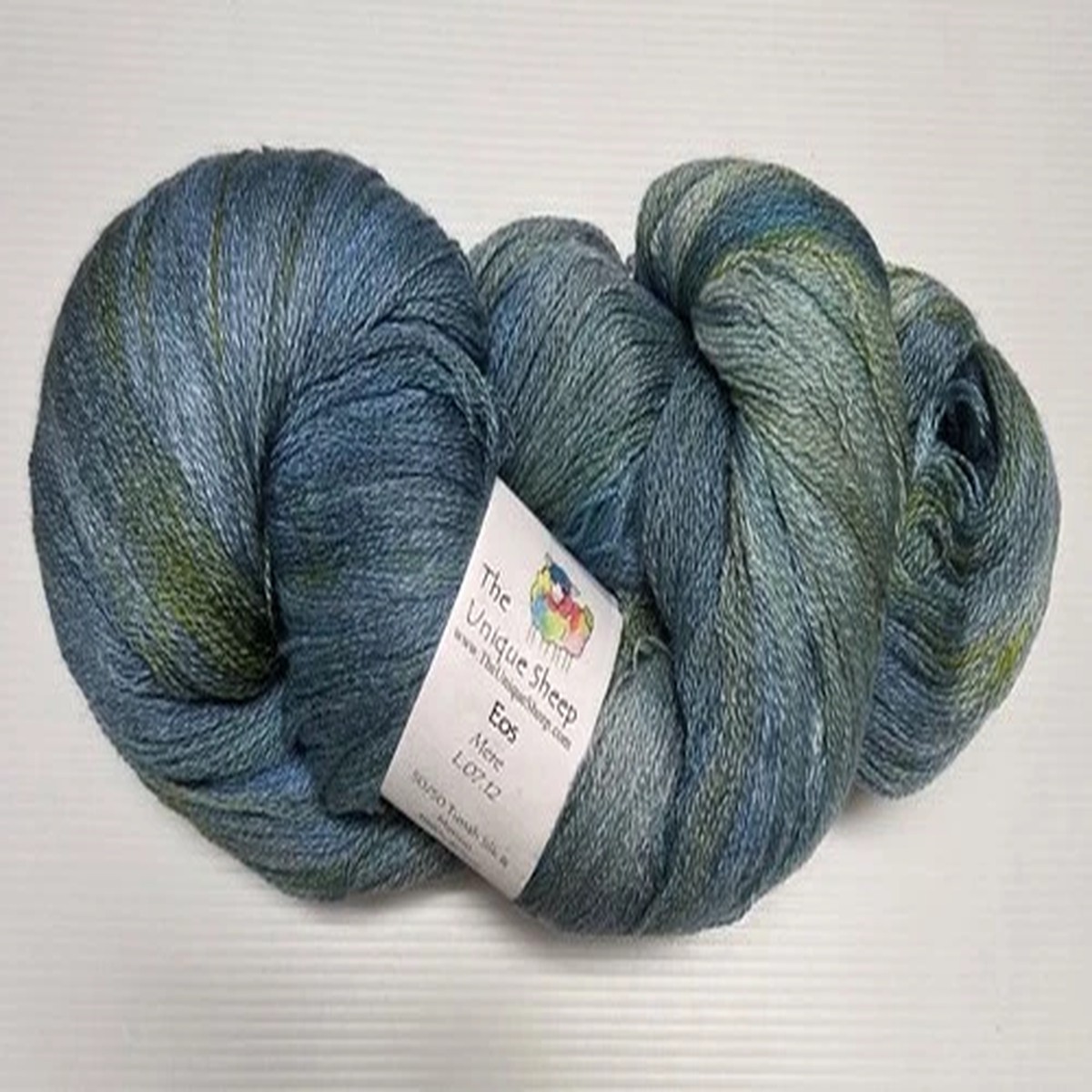 the-unique-sheep-eos-6-oz-lace-50-tussah-silk-50-merino-silvery-blue-ombre
