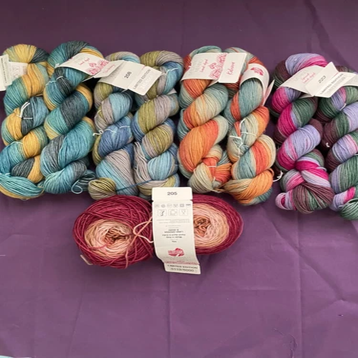 lana-grossa-meilenweit-merino-hand-dyed-fingering-wt-yarn-2-50gr-hanks