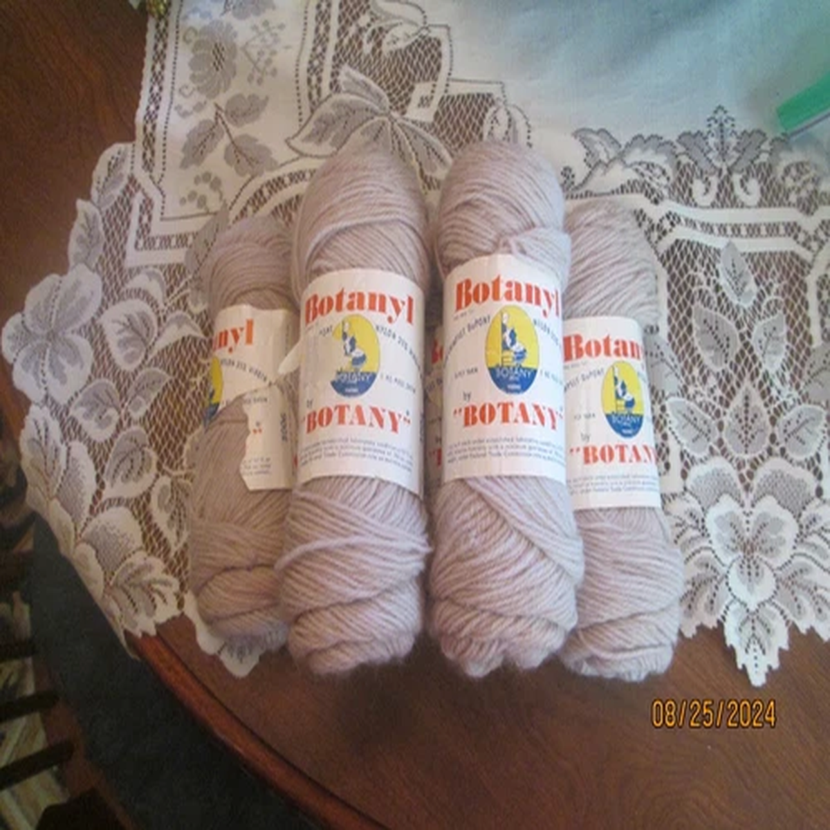 6-vintage-botany-spice-tweed-mist-35-virgin-wool-1-oz-skein-yarn-beige