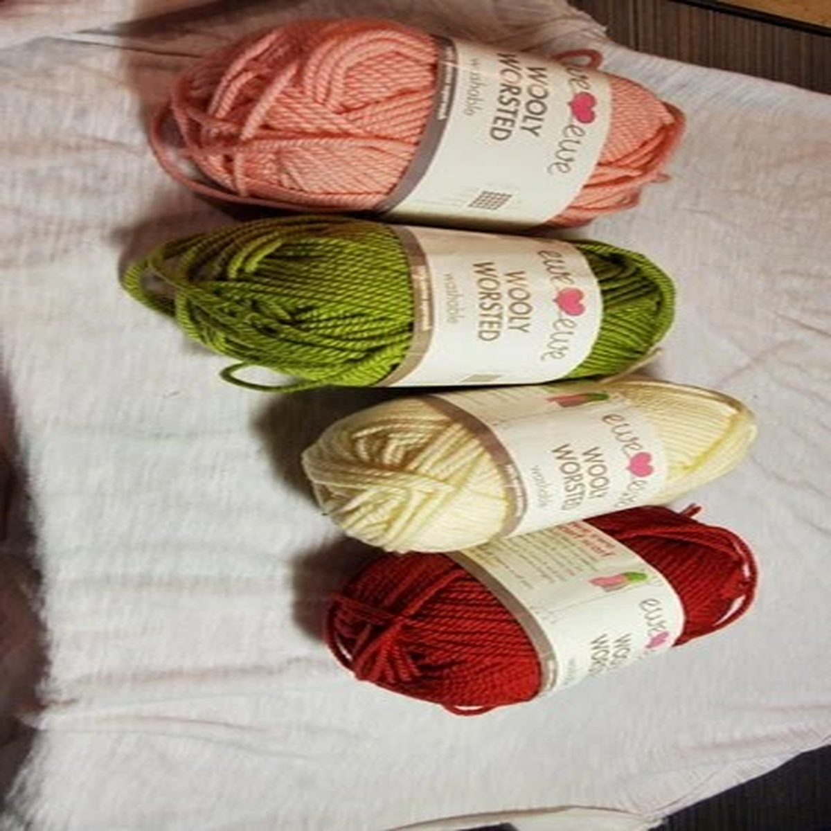 ewe-ewe-wooly-worsted-yarn-set-of-4-colors-new-100-merino-superwash