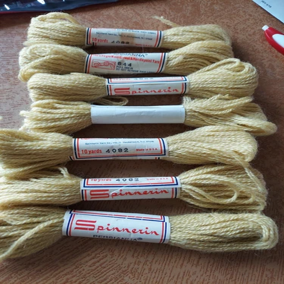 spinnerin-vintage-100-virgin-wool-crewel-needlepoint-yarn-lt-gold-7-skeins-4082
