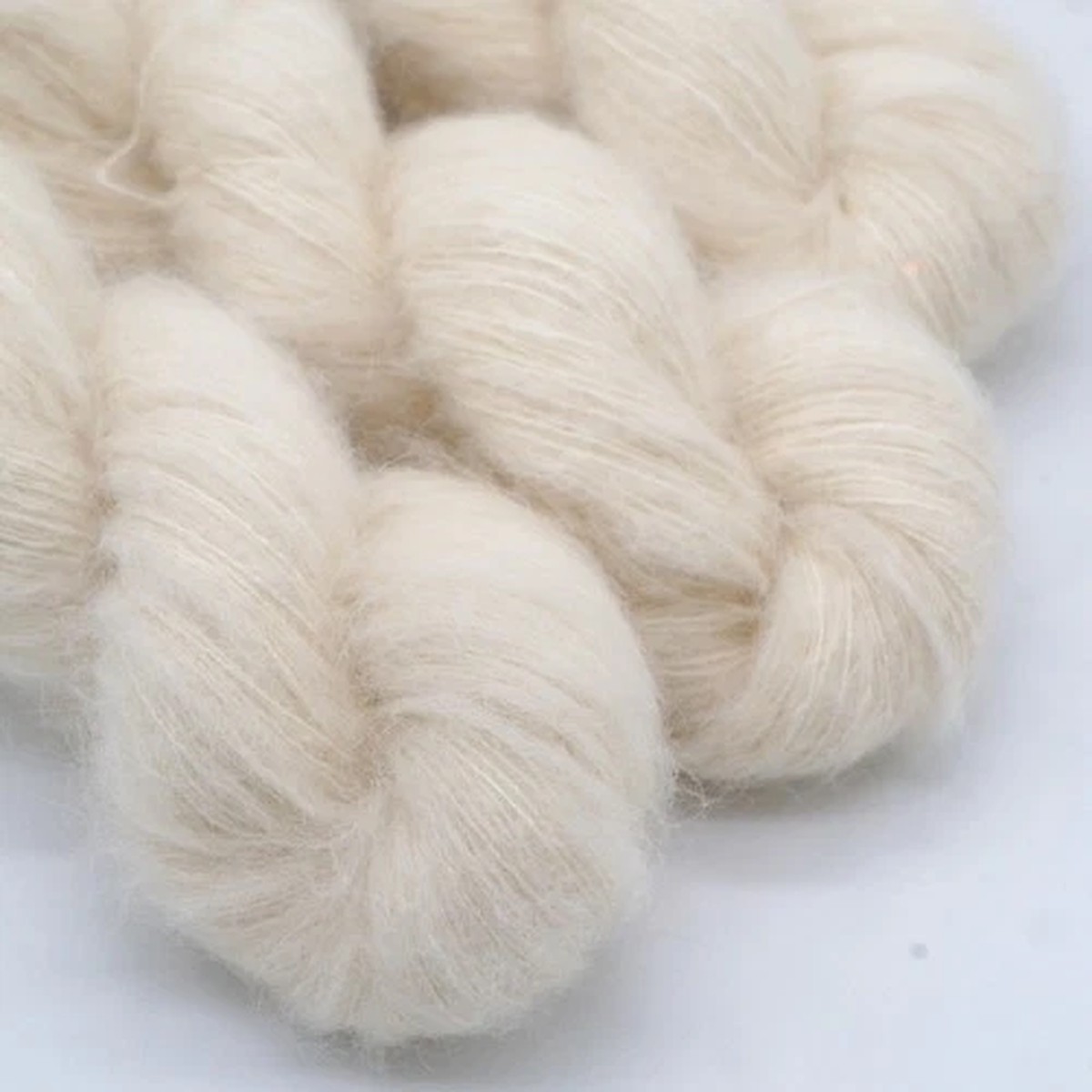 undyed-sequin-knitting-yarn-baby-alpaca-silk-merino-soft-fluffy-halo-50g
