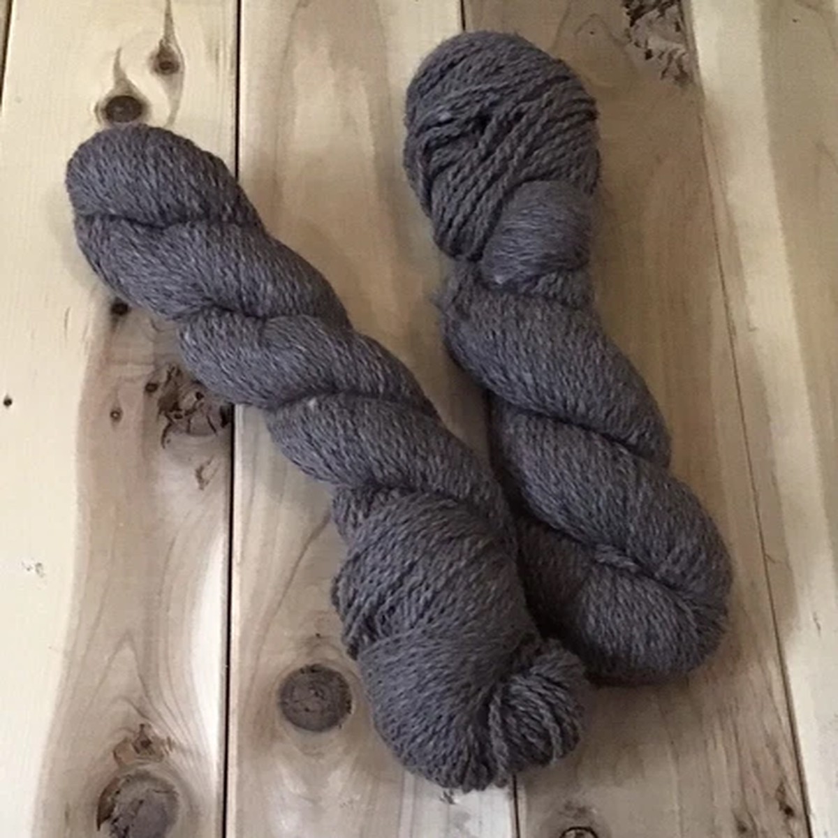 alpaca-yarn-lot-of-2-skeins-lt-brown-heather-250-yards-per-skein2-ply