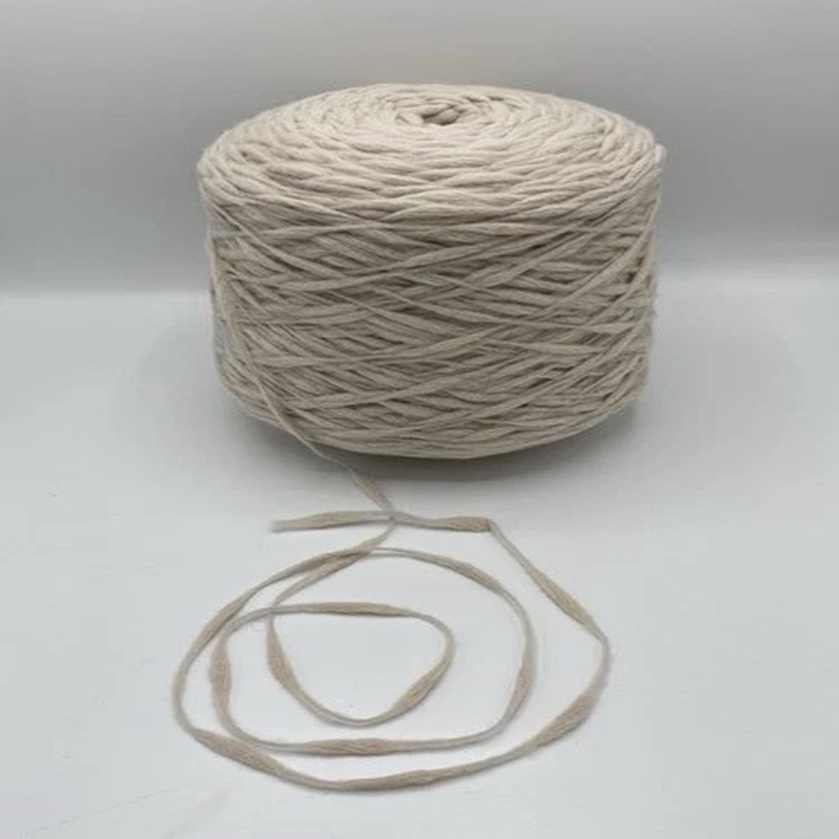 pecci-filati-luxury-italy-yarn-cone-1016g-virgin-wool-89-pa11-color-milk-gray