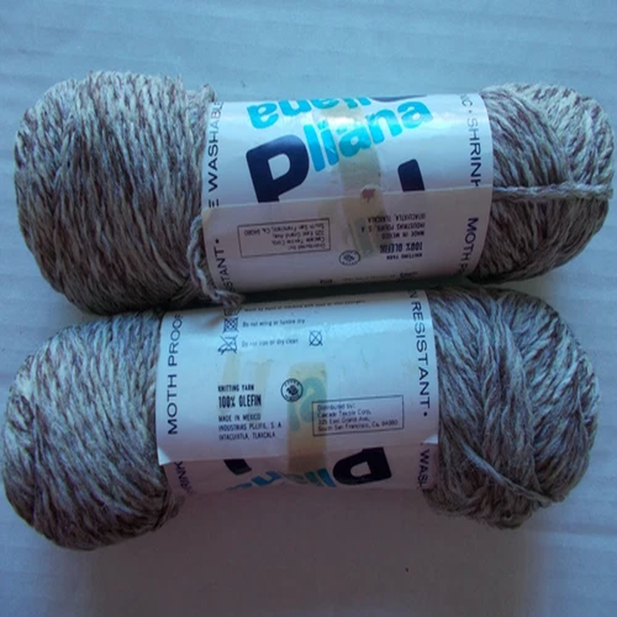pliana-tweed-yarn-natural-lot-of-2