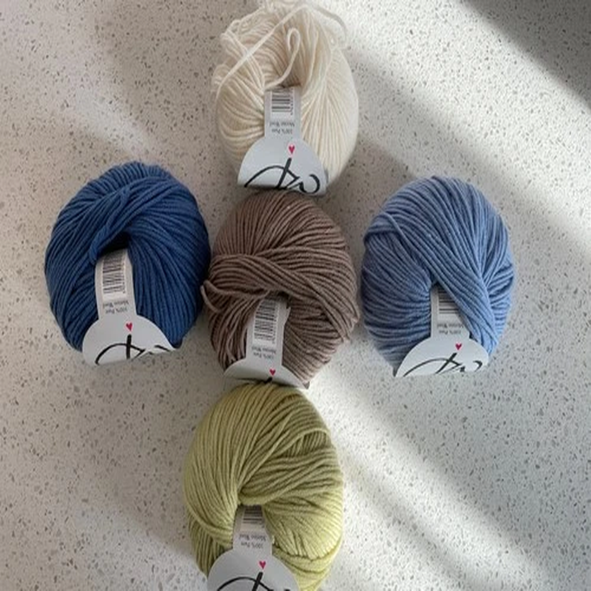 jenny-watson-100-pure-merino-dk-assorted-colours-lot-of-5-x-50-g-skeins