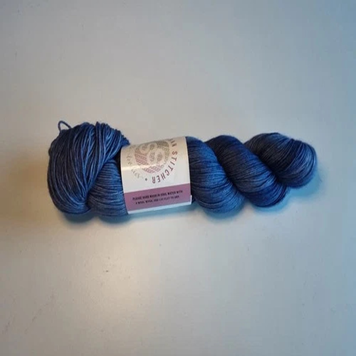 suburban-stitcher-sock-yarn-75-25-sw-merino-nylon-460yds-100g-navy