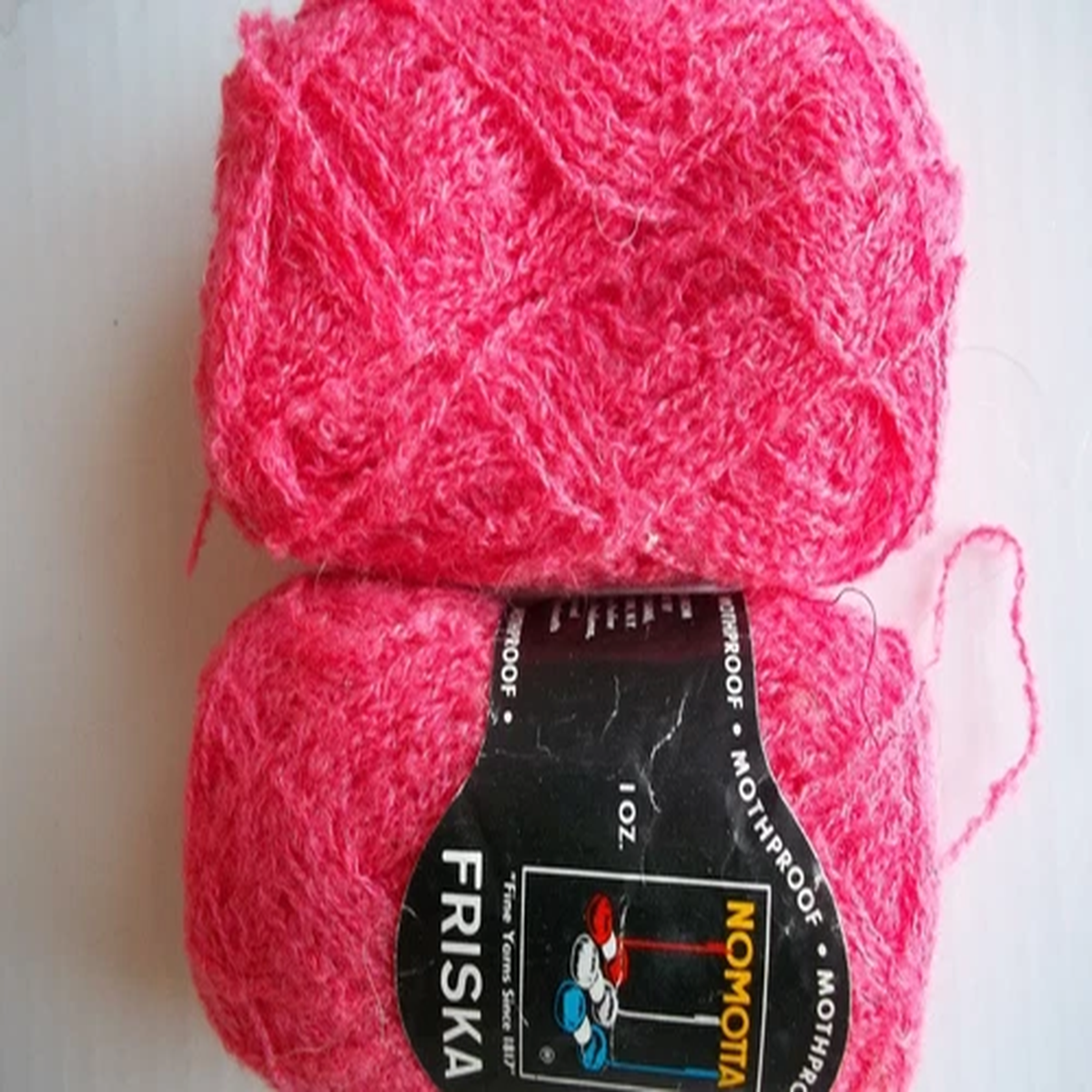 nomotta-friska-boucle-type-wool-yarn-rose-red-lot-of-2-120-yds-ea