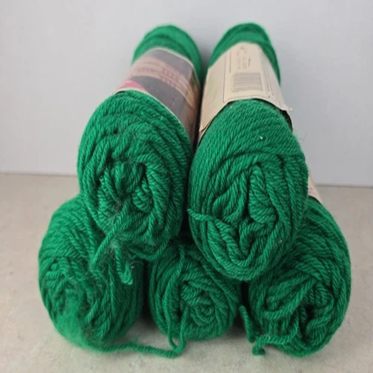 vintage-caron-knit-and-crochet-yarn-premium-acrylic-green-lot-of-5-skeins