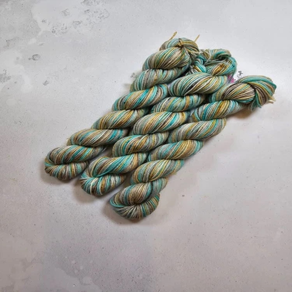 sw-merino-nylon-fingering-weight-yarn-mini-460-20-g