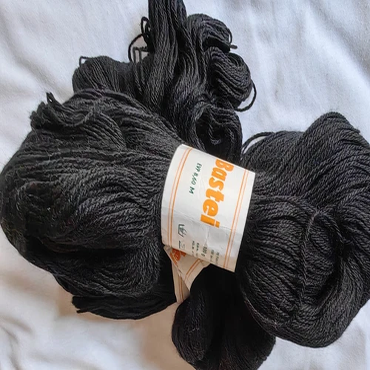 3x100g-3-52-oz-bastei-alwo-yarn-70-pan-30-wool-black-germany-vtg