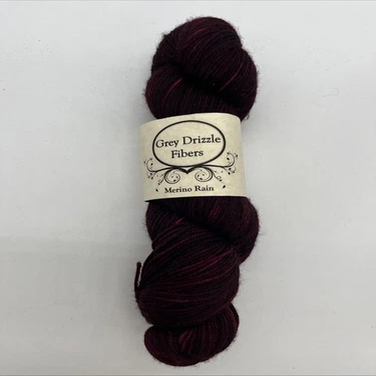 grey-drizzle-fibers-merino-rain-100-sw-merino-raspberry-lambic-95g-285yd