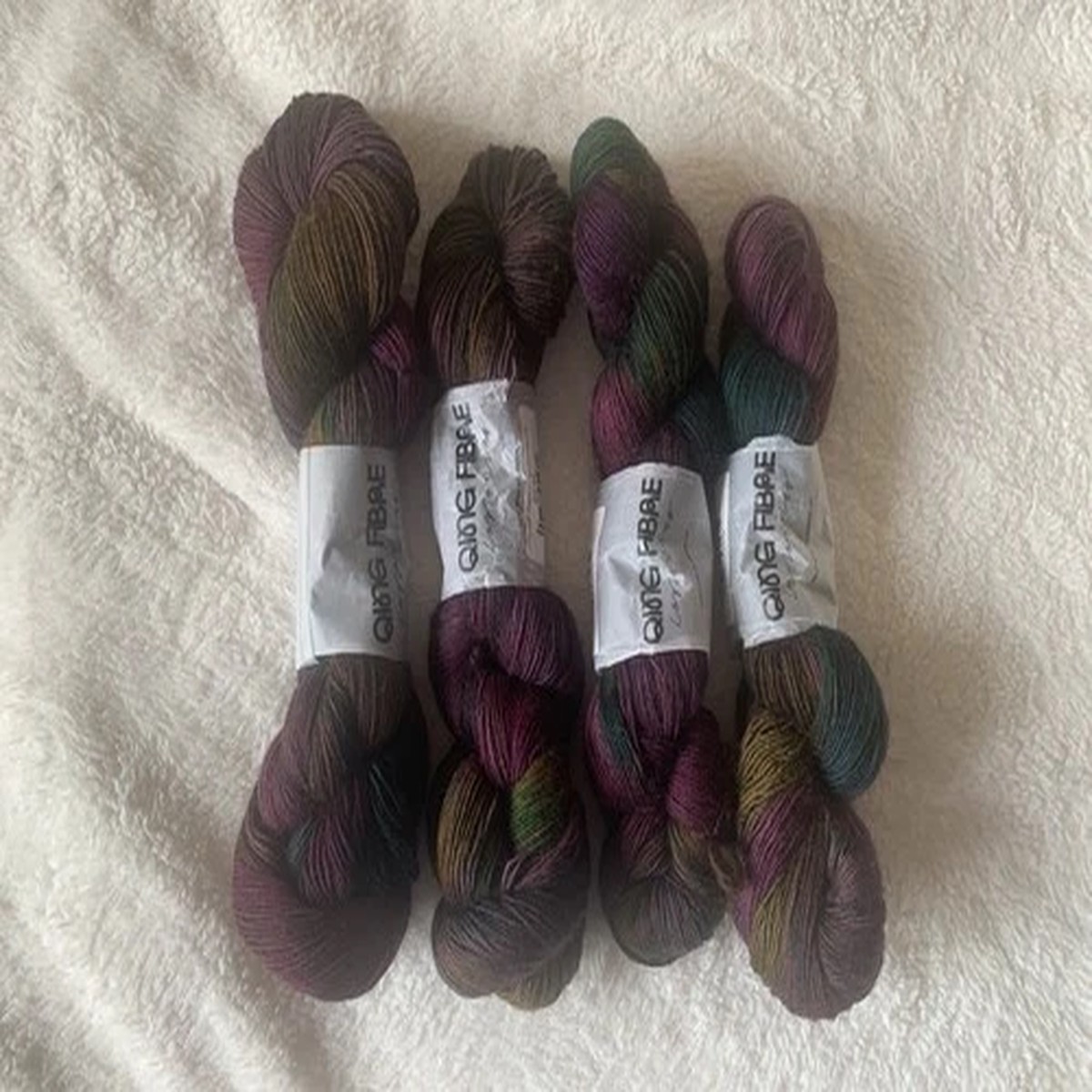 qing-fibre-dashing-sassy-yarn-elderwood-fingering-weight-4-skeins-400g