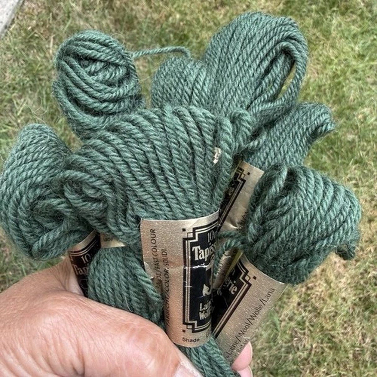 anchor-tapisserie-100-wool-yarn-7-skeins-10m-uk-vtg-embroidery-862-green