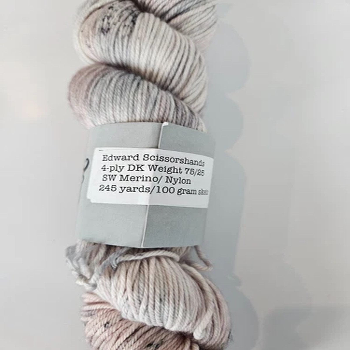 legacy-fiber-artz-4-ply-dk-merino-nylon-light-gray-skein-245-yards-100-grams