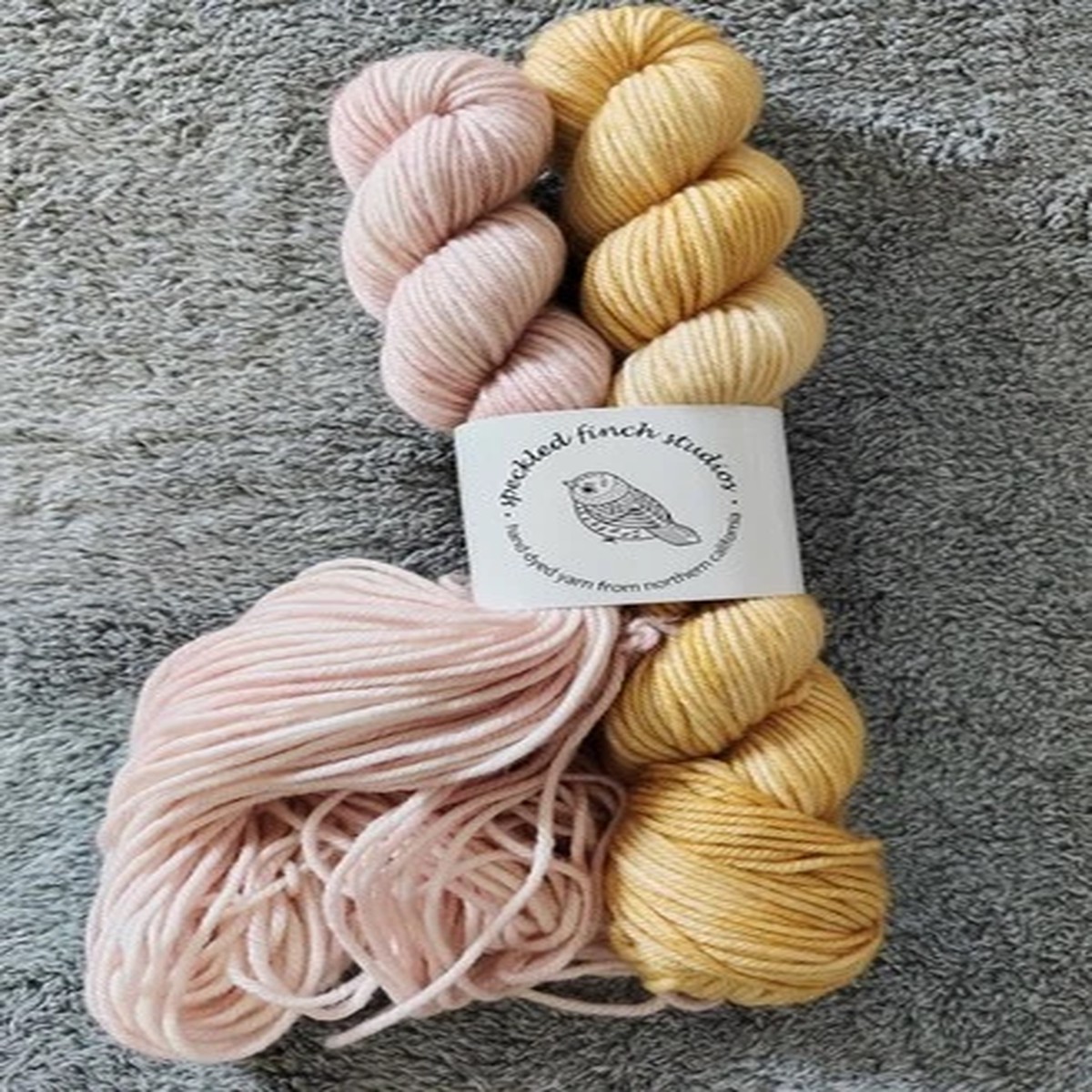 lot-of-2-speckled-finch-studios-yarn-100-sw-merino-dk-weight-gold-pink-new