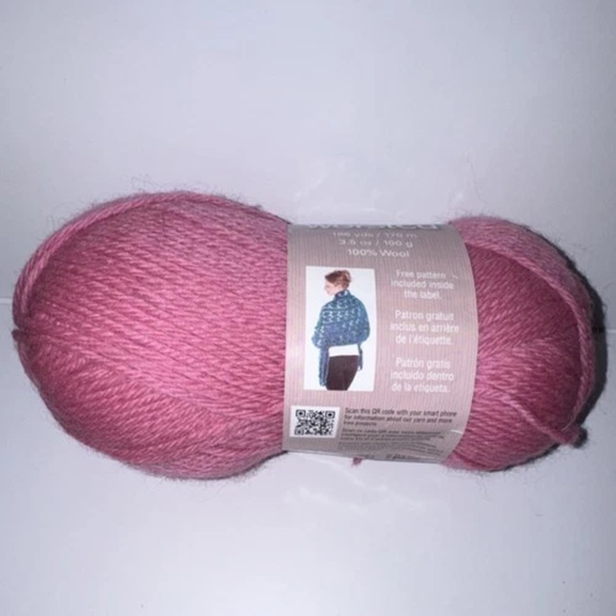 rouge-100-wool-yarn-skein-35-104-model-knitting-crochet