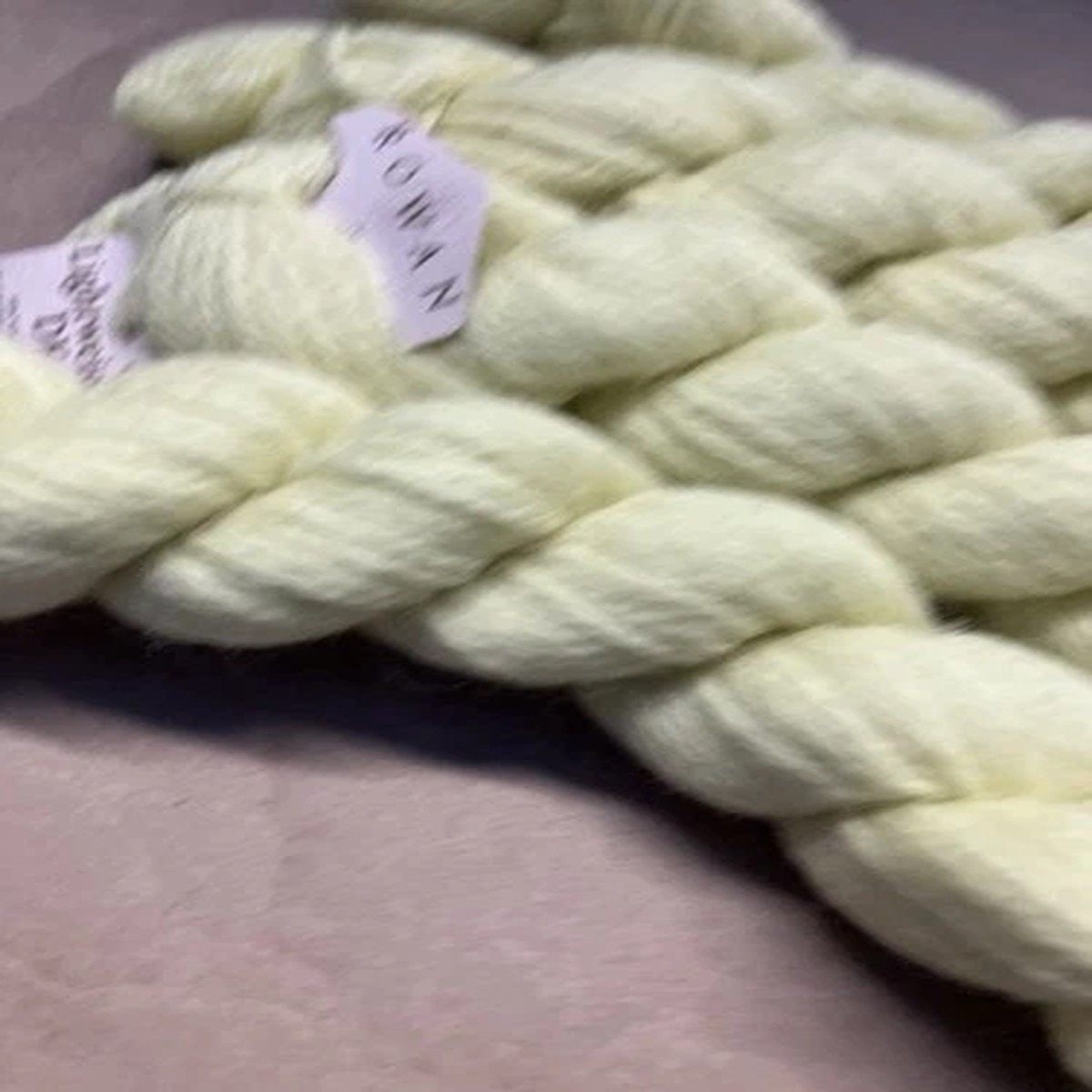 4-25g-skeins-rowan-lightweight-dk-yarn-color-031-lime-73-yds-100-wool