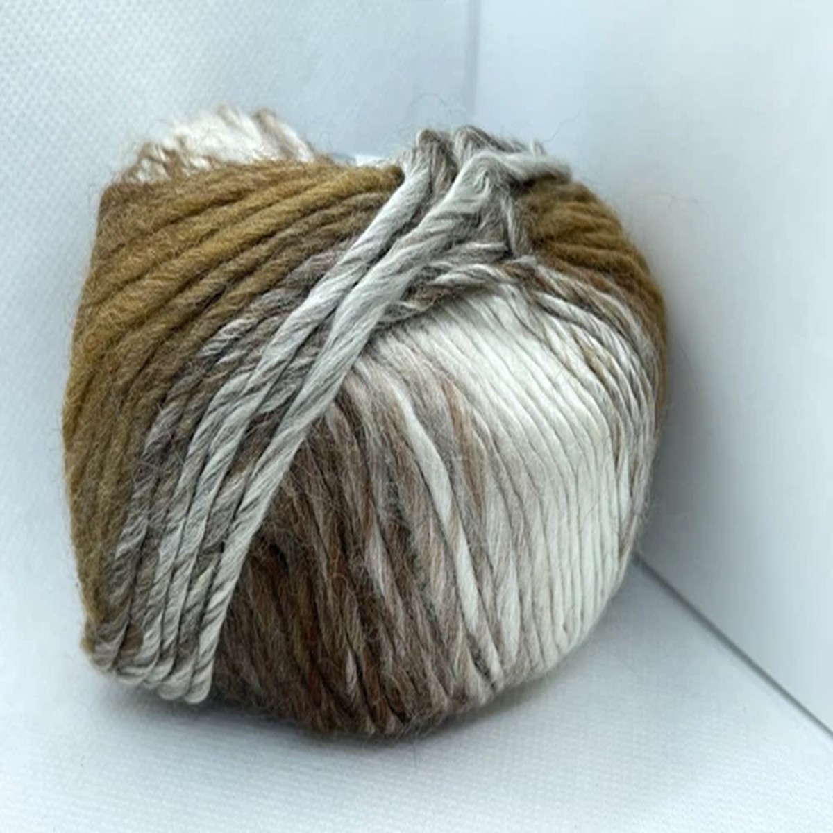 browns-white-vivid-wool-40663-ice-yarns-striping-wool-acrylic-blend-50gr-87yds