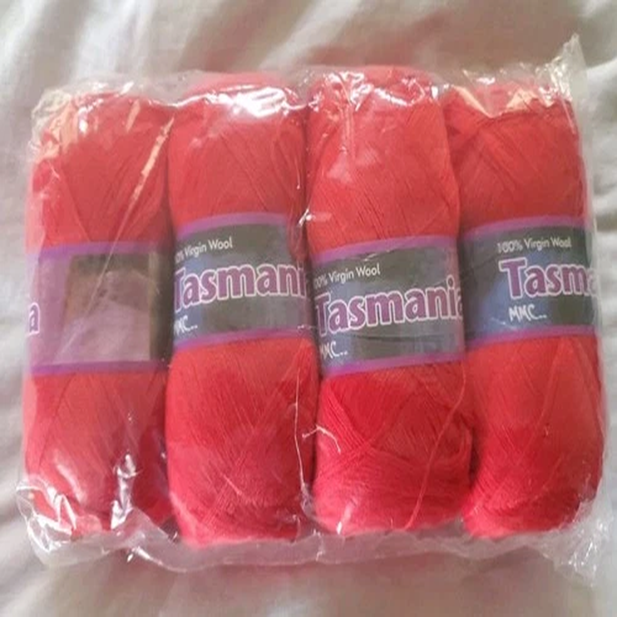tasmania-red-100-virgin-wool-yarn-400-g-4-skeins