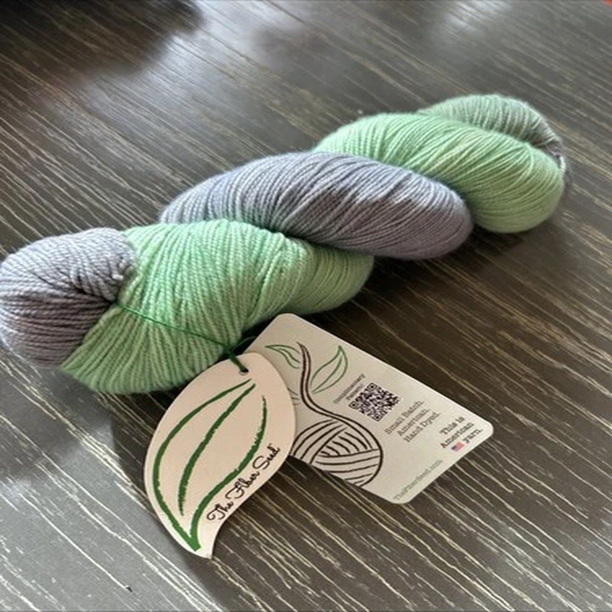 new-fiber-seed-yarn-silver-leaf-green-grey-skein-merino-nylon-yarn-480-yds-usa