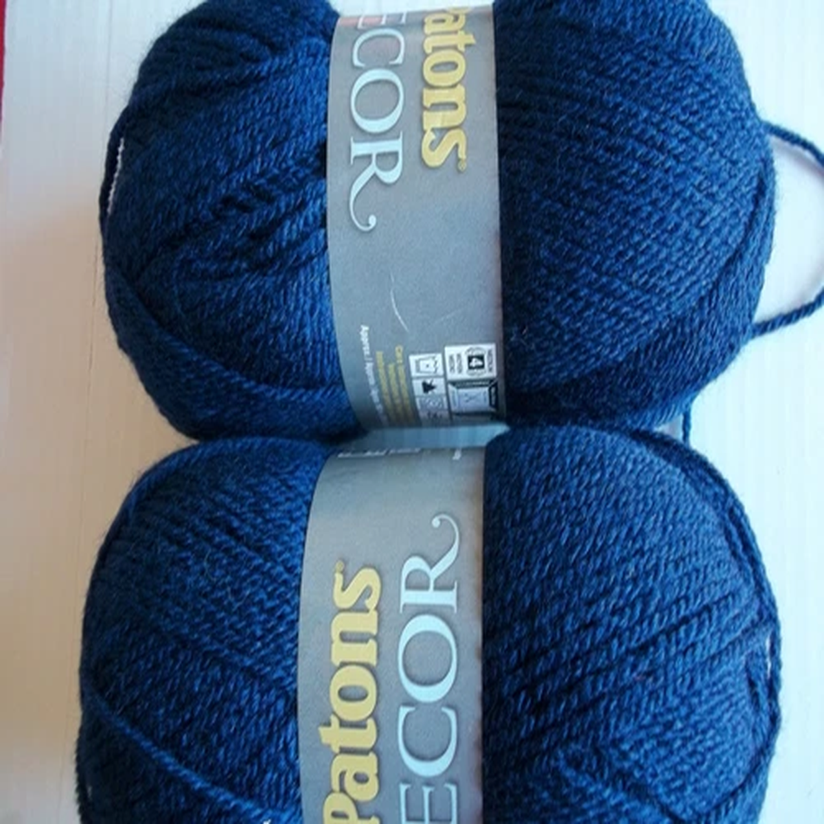 patons-decor-wool-blend-yarn-navy-lot-of-2-208-yds-each