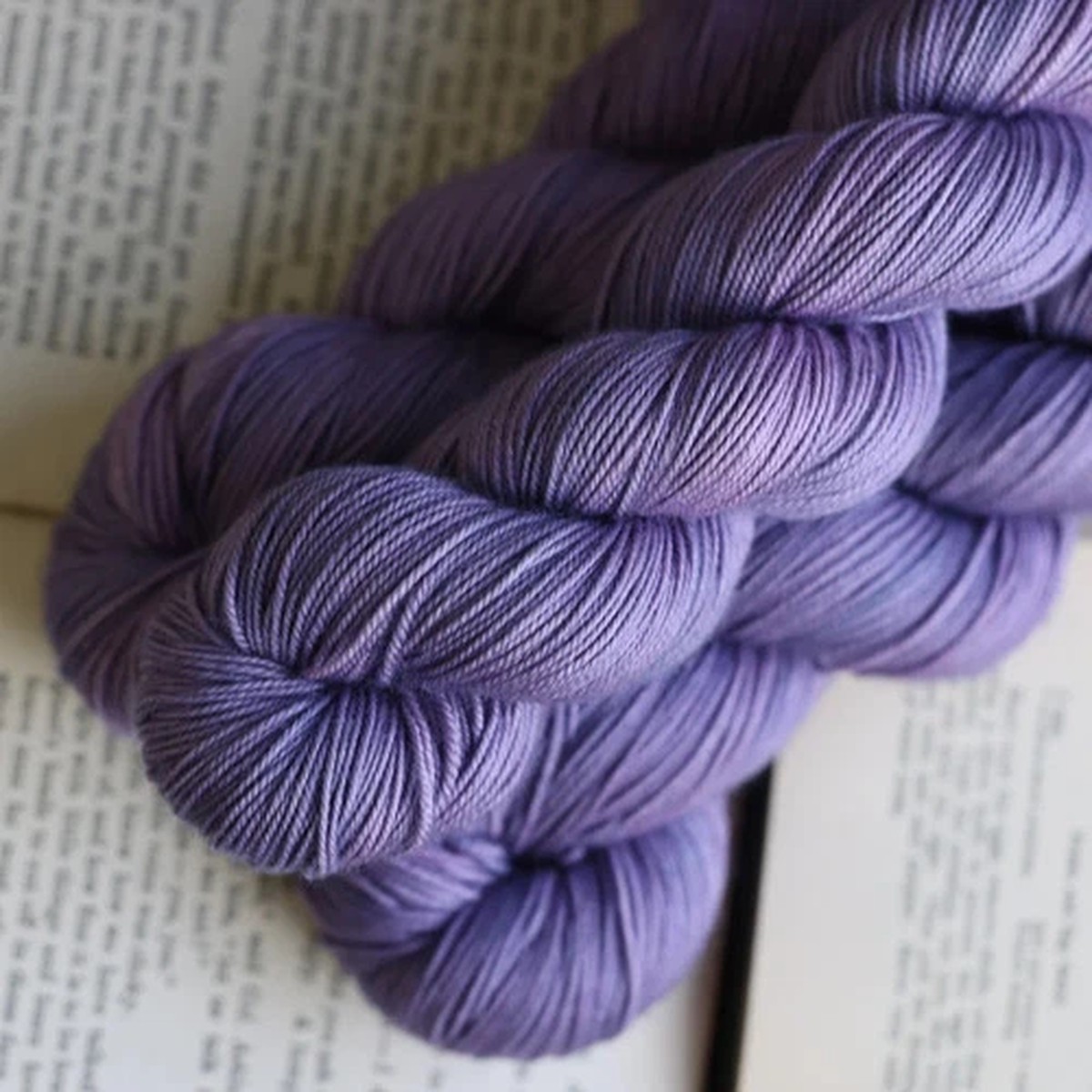 bad-sheep-yarn-fanny-fingering-superwash-merino-nylon