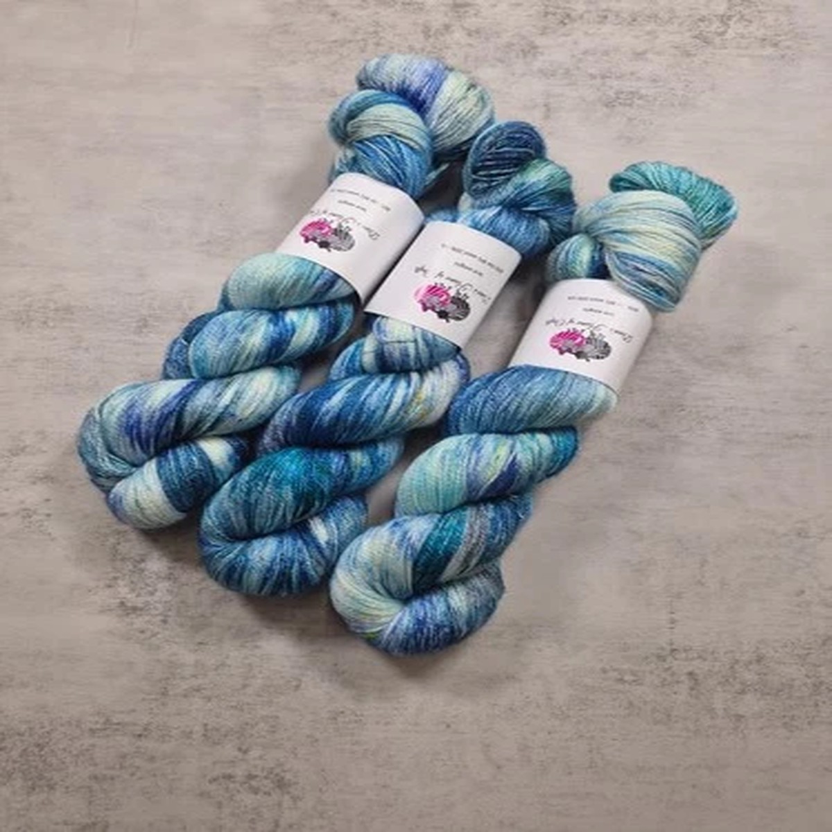 hand-dyed-bfl-silk-yarn-lace-weight-100g-aegean-daydream