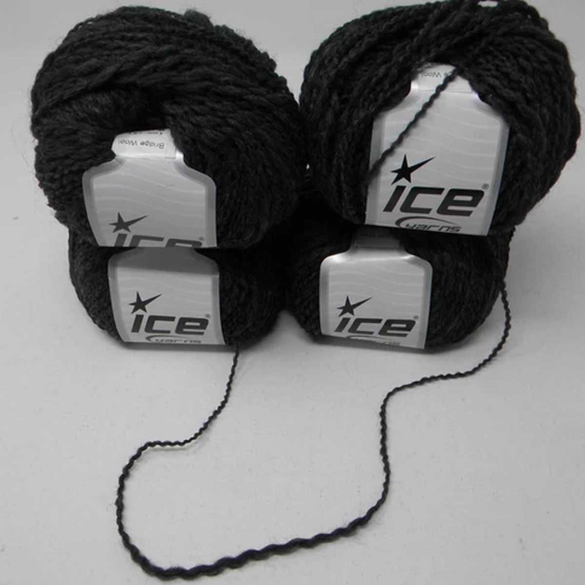 lot-4-skeins-bridge-wool-anthracite-black-yarn-variable-thickness