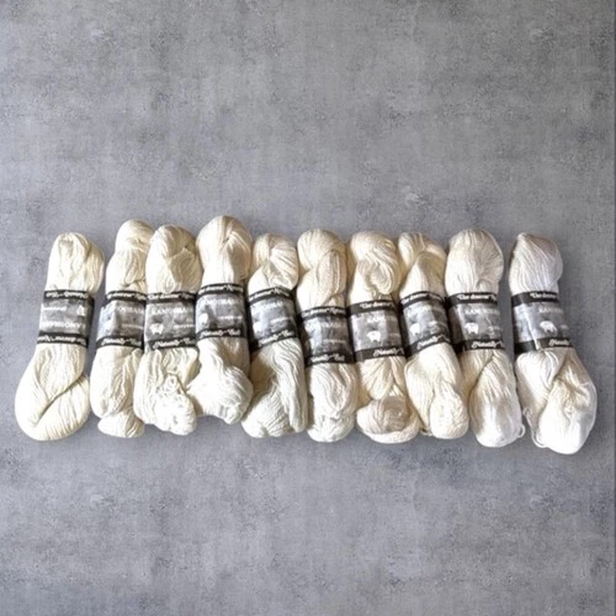 kamouraska-yarn-2-ply-lot-of-10-color-22-ivory-wool-all-same-dye-lot-rare