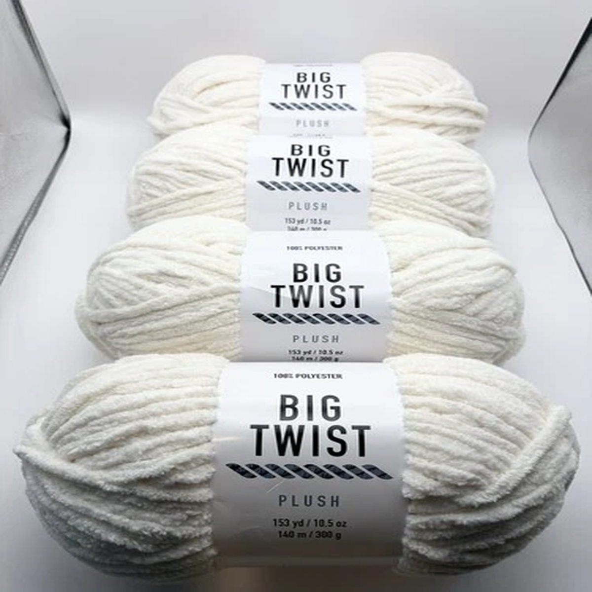 you-pick-of-skeins-big-twist-plush-super-bulky-coconut-153yd-blanket