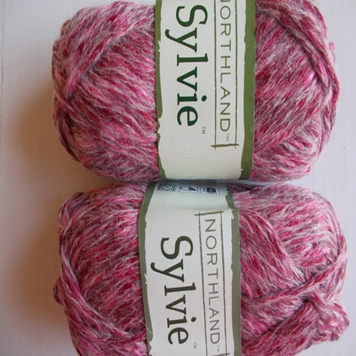 northland-sylvie-wool-acrylic-blend-yarn-lovestruck-lot-of-2-76-yds-ea