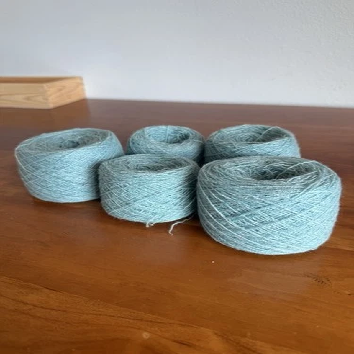 100-cashmere-yarn-light-lovely-aqua-excellent-new-clean-exceptional-5-8-ounces